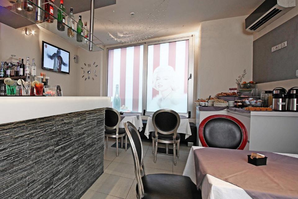 Happy Hotel Atelier Gardone Riviera Centro & Beach Экстерьер фото