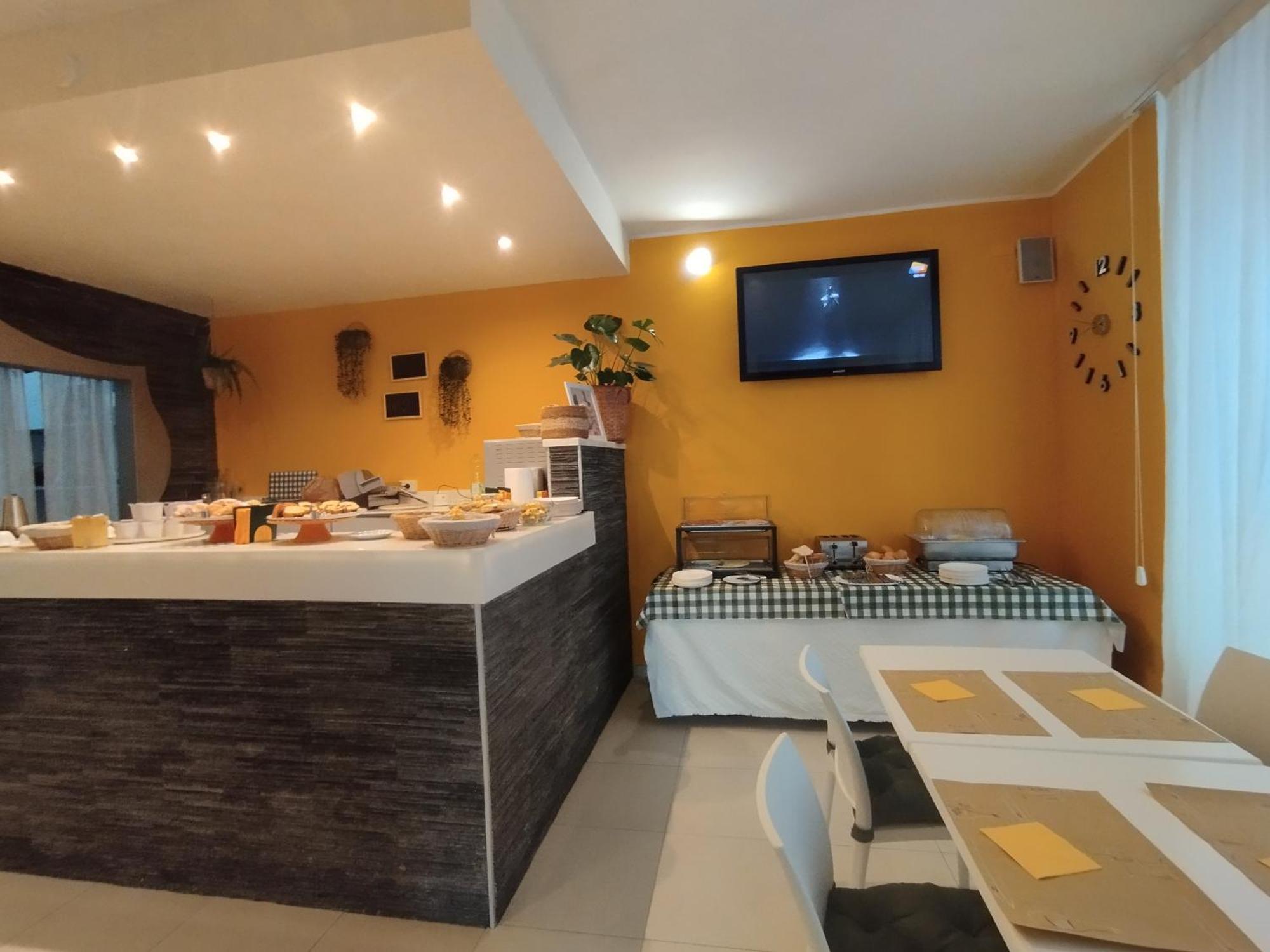 Happy Hotel Atelier Gardone Riviera Centro & Beach Экстерьер фото