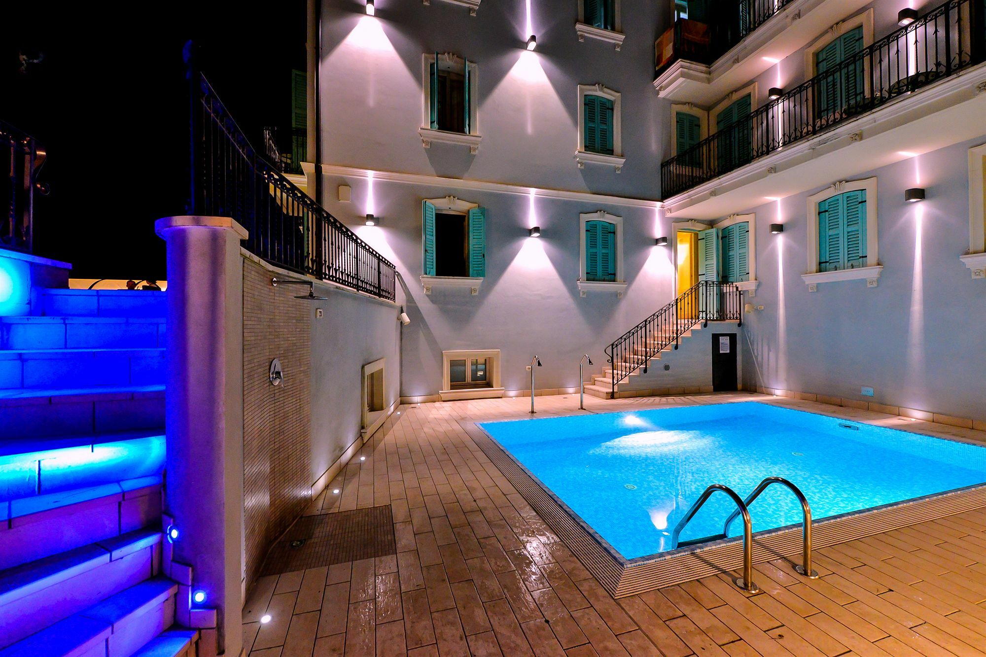 Happy Hotel Atelier Gardone Riviera Centro & Beach Экстерьер фото
